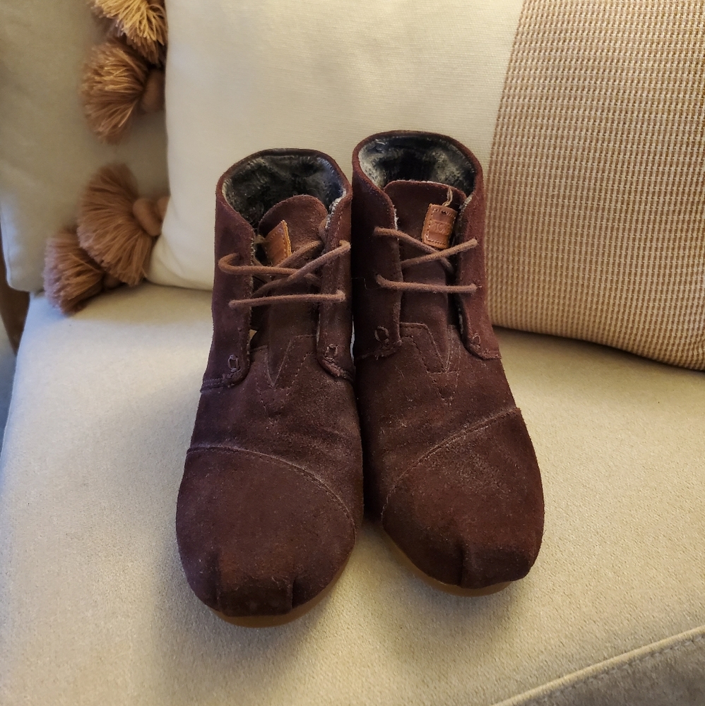 Toms Suede Booties